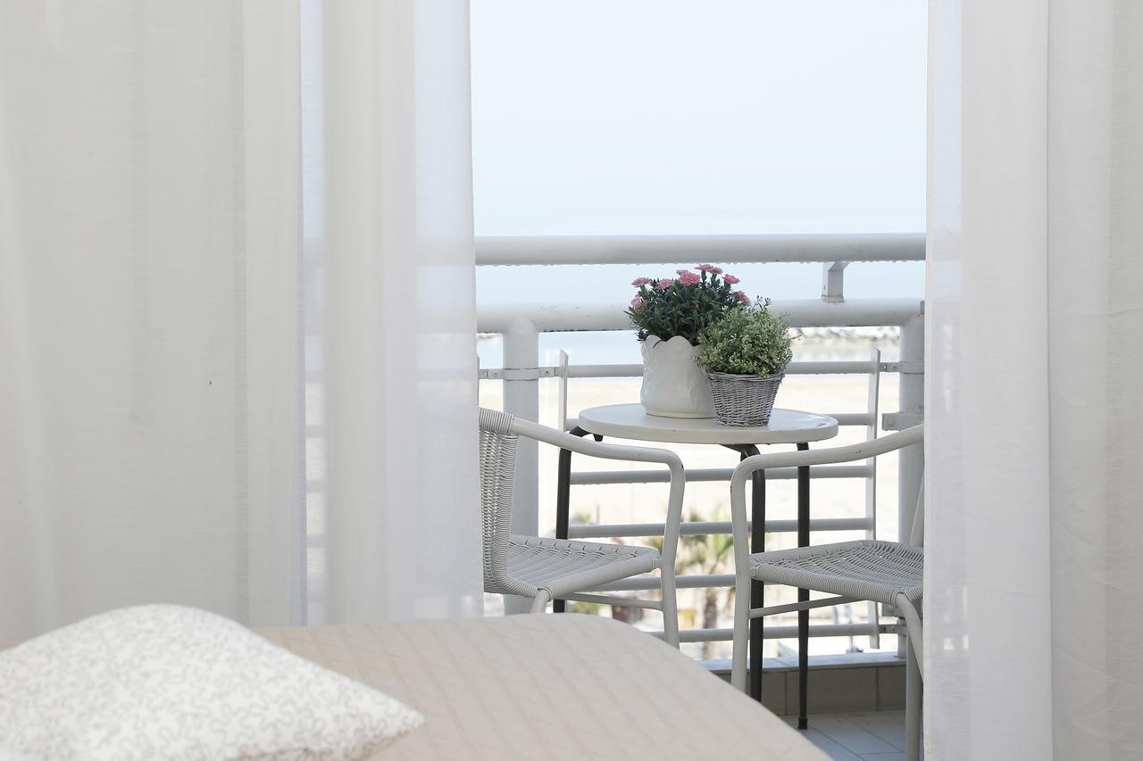 Hotel Lungomare Каттолика Экстерьер фото